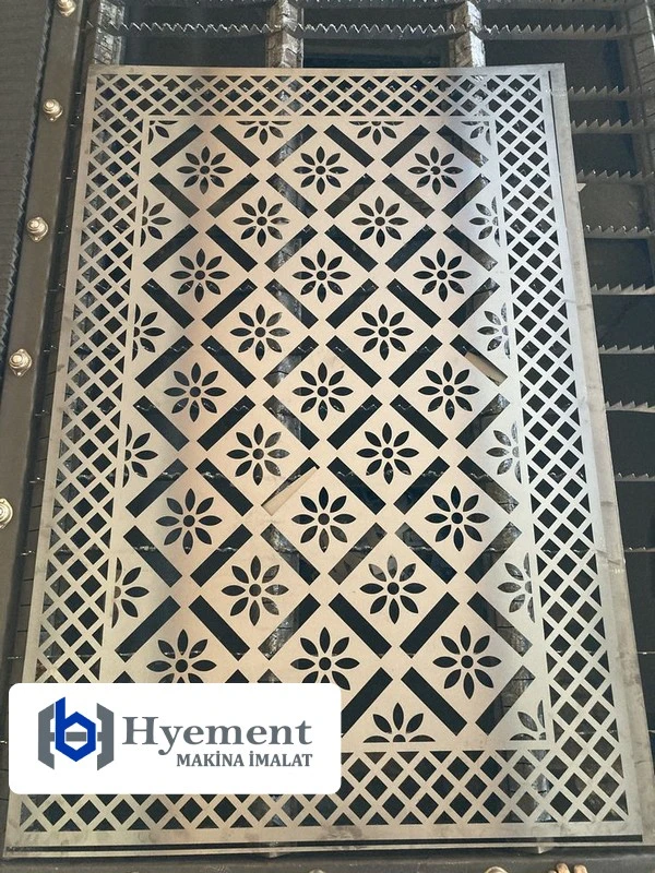 قص ليزر المعادن