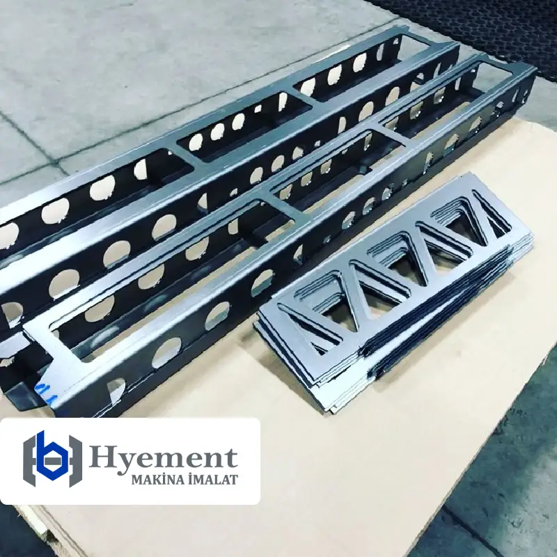 تصنيع الإطارات والمجسمات الحديدية